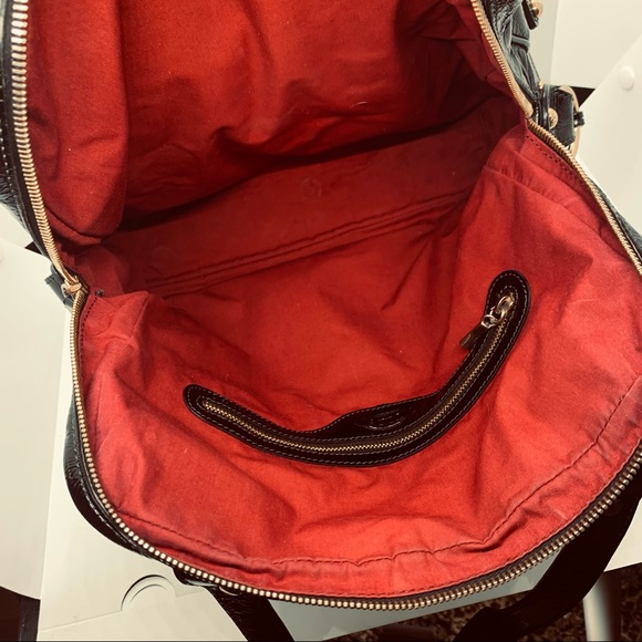 Tods patent leather T-Bag. The original T-Bag.. - Picture 13 of 16